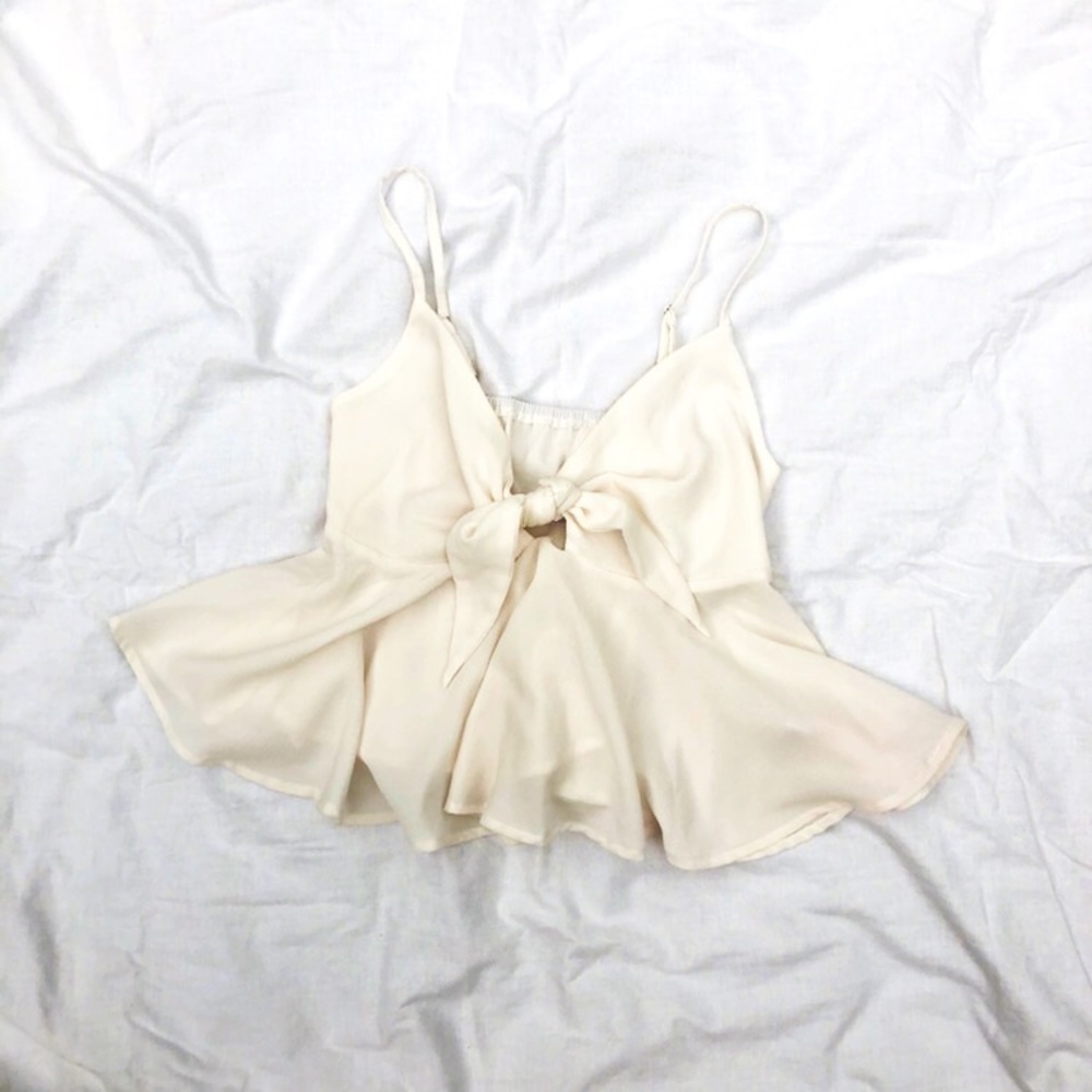 SHEIN | White V Neck Peplum Crop Top Small